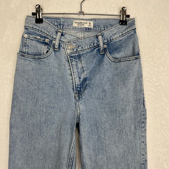 Abercrombie & Fitch The‎ 90s Straight Ultra High Rise Crossover Waist 26/2Short - Picture 3 of 14